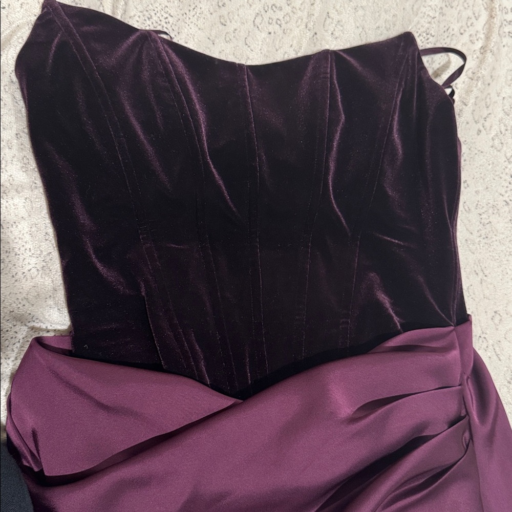 Betsy & Adam Strapless Purple Dress - Picture 10 of 10